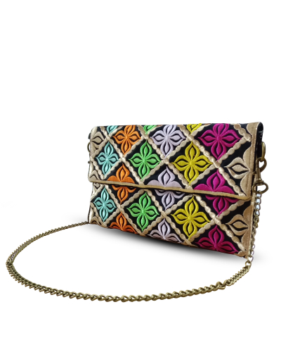 Pochette Brodée – Élégance Artisanale et Chic Moderne