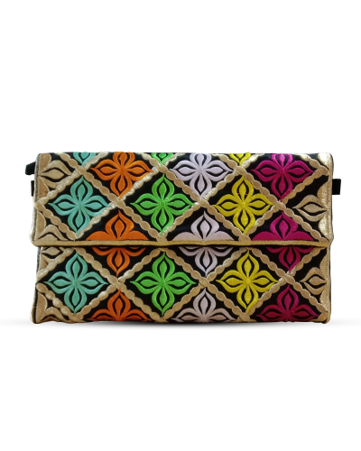 Pochette Brodée – Élégance Artisanale et Chic Moderne