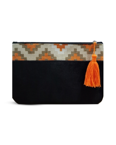 Pochette en Velours – Entre Tradition Marocaine et Style Universel