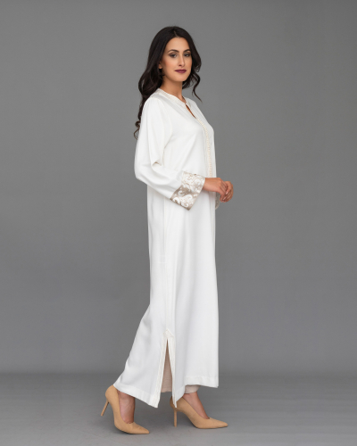 White Mlifa Caftan – Traditional Elegance Meets Modernity