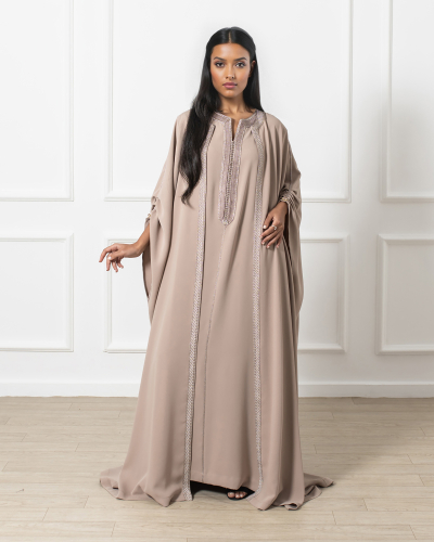 Gandoura Kounouz Deux Pièces à Plis – Élégance et Sophistication