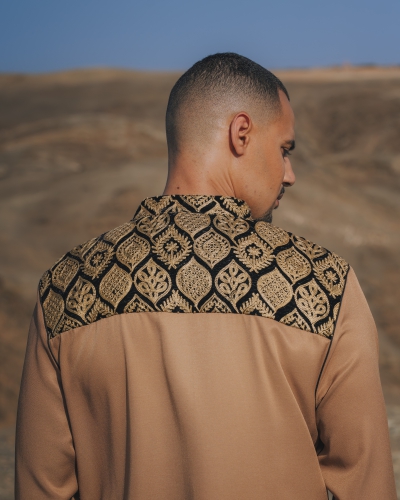 Jabador with embroidered patterns