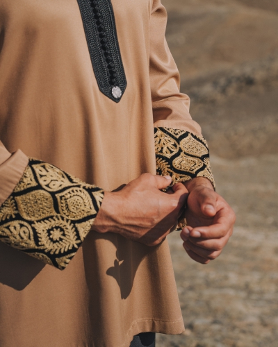 Jabador with embroidered patterns