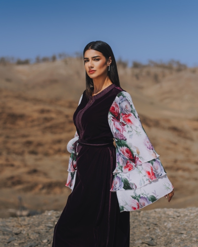 Caftan with ruffled sleeves