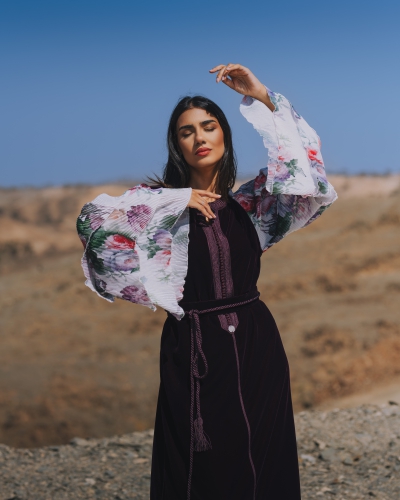 Caftan with ruffled sleeves