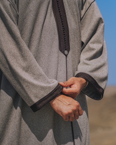 Djellaba Homme Large Simple – Élégance, Simplicité et Confort Marocain