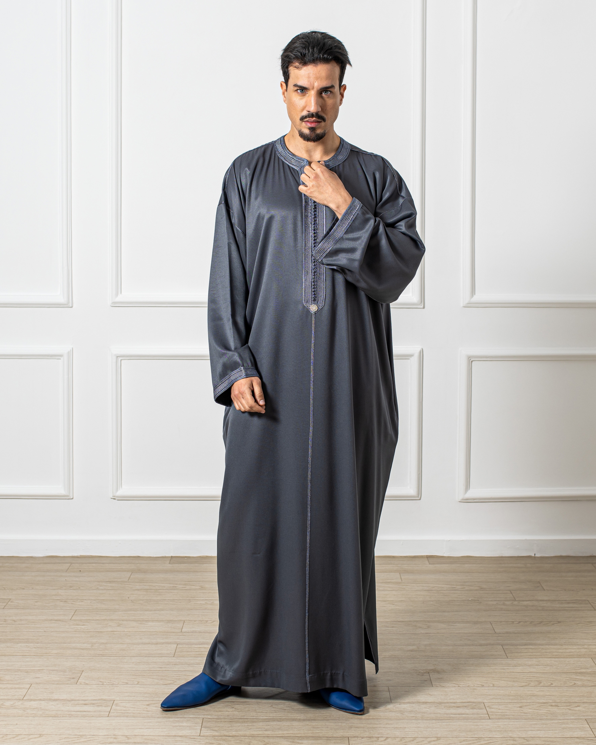 Caftan In Light Fabric With Collar And Printed Wrist - Kounouz