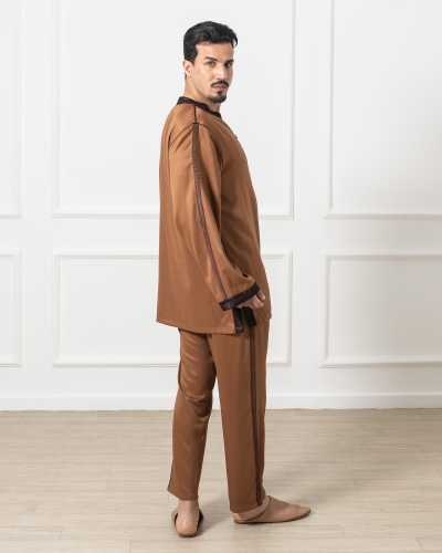 Jabador homme avec tunique moderne