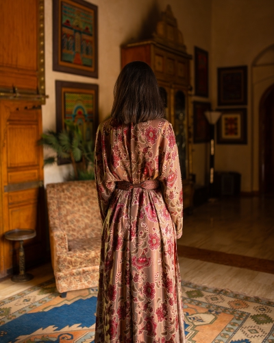Takchita caftan crafted in tlija fabric