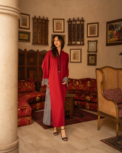 Caftan Avec Empiècement À Rayures – Style Chic et Moderne