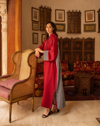 Caftan Avec Empiècement À Rayures – Style Chic et Moderne