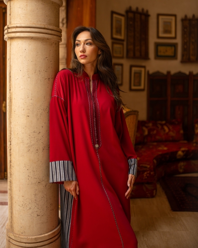 Caftan Avec Empiècement À Rayures – Style Chic et Moderne