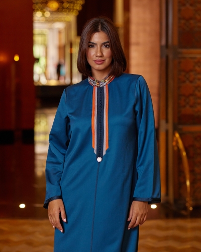 Kounouz - Caftan Marocain a Col Imprimé : Style Moderne et Luxe
